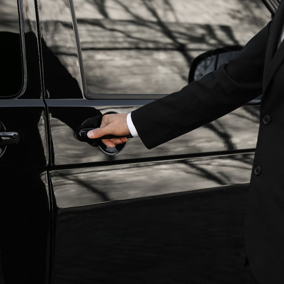 Transfert aéroport Nantes / gare Angers avec notre chauffeur VTC